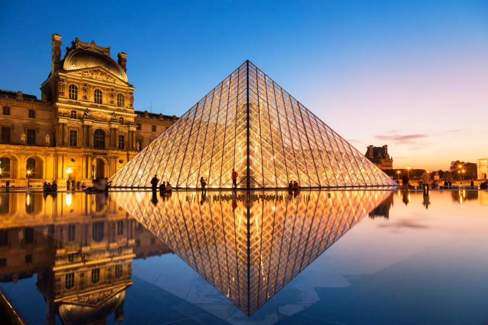 Pronunciation of the Louvre